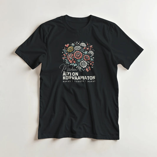 Meidän Äiti On Korvaamaton - 3XL - 5XL T-paita – tuotekuva