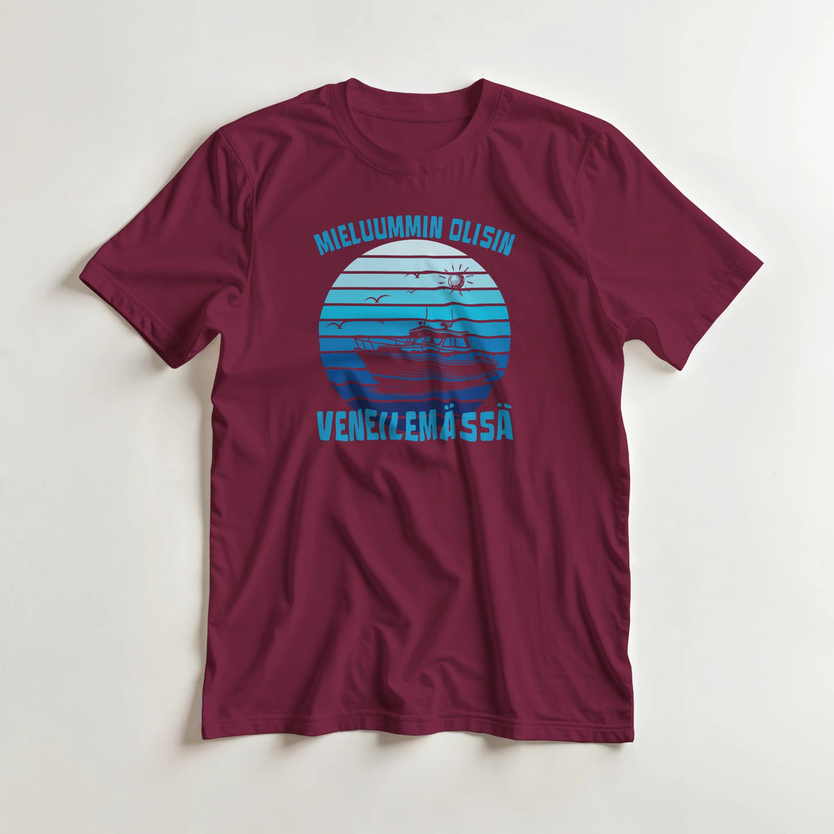 Mieluummin Olisin Veneilemässä v.3 - 3XL - 5XL T-paita – tuotekuva